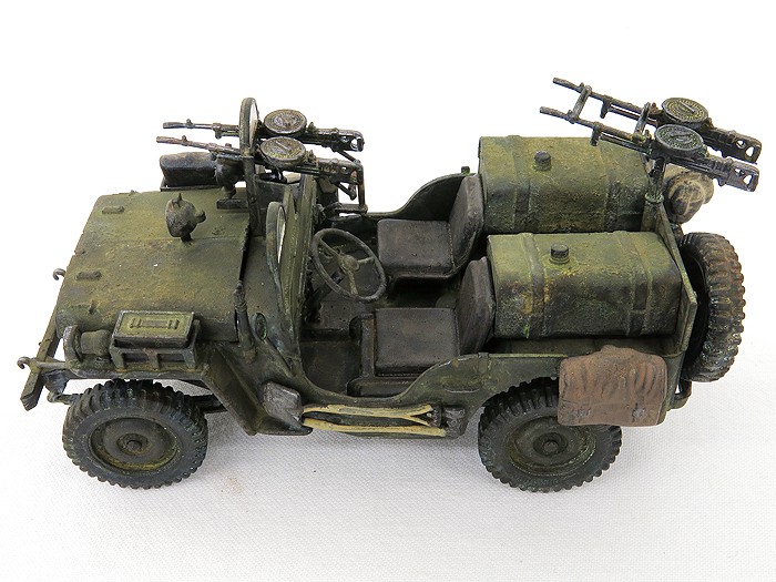 CommandoCarPntTopSide02SS