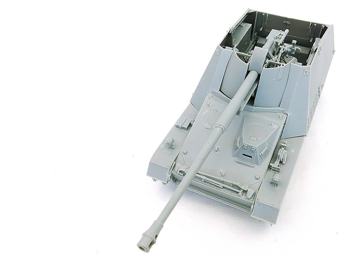 HornisseBldTopFrt05SS